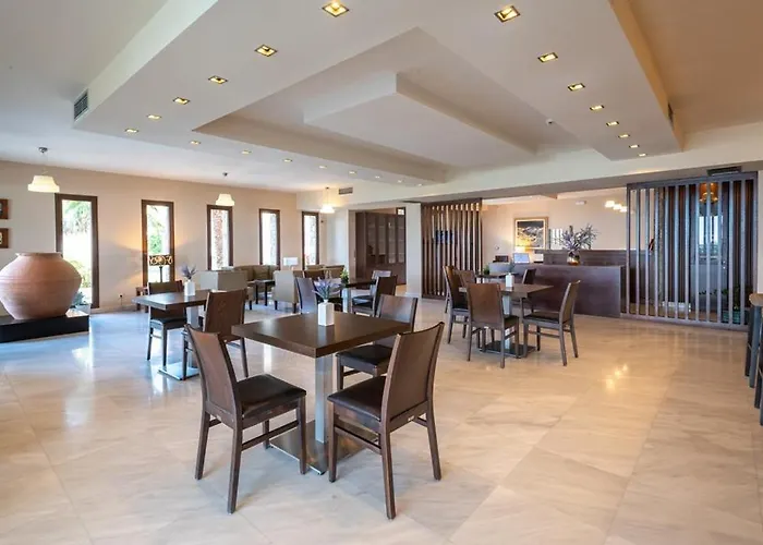 Porto Plaza Hotel