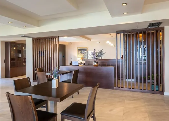 Porto Plaza Hotel